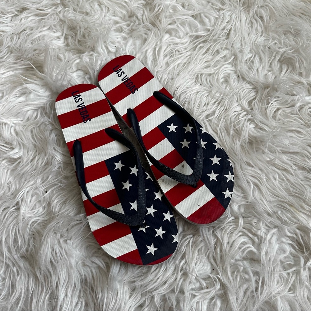 Women’s American Flag Flip Flop Sandals - Picture 2 of 4